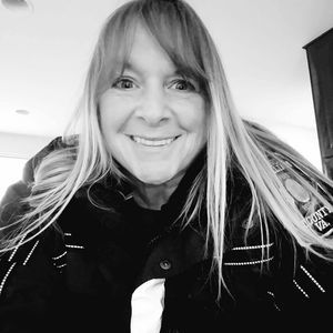 Meet your Posher, Leslie